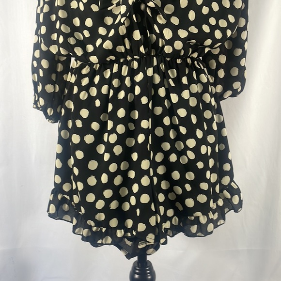 Honey punch, Polka dot, black,white jumper,front cut out,Surplice neck ,Small, - Picture 3 of 12